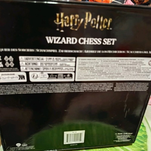 Harry Potter Wizard Chess Set collectible with 2 wands used