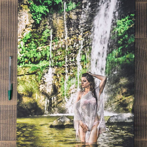 Canvas print 40×60cm waterfall theme like new