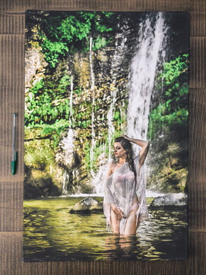 Canvas print 40×60cm waterfall theme like new
