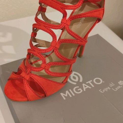 Migato coral sandals like new, size 39