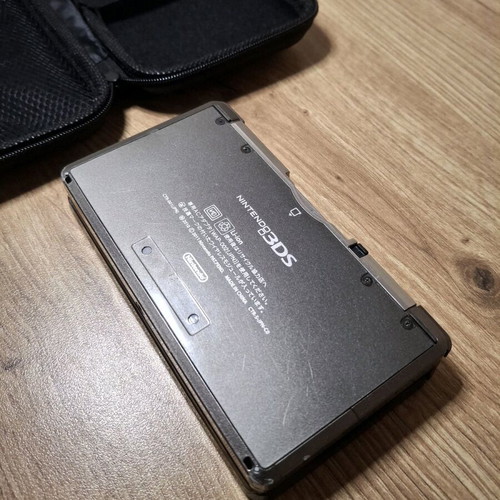 Nintendo 3DS Black used with new carrying case and USB charger