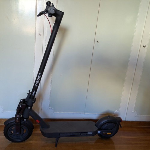 Xiaomi Electric Scooter 4 Pro 2nd Gen like new with Monorim suspension