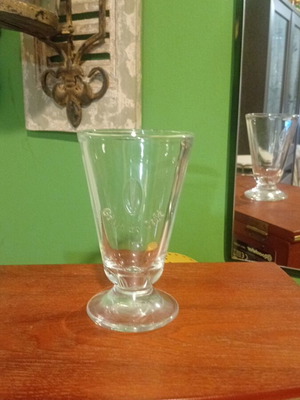 Collectible embossed glass for freddo like new