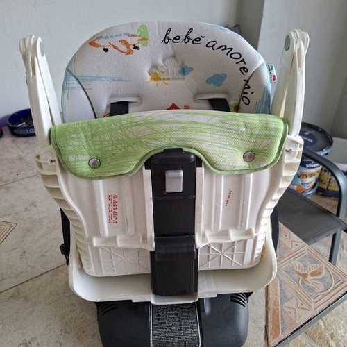 Cam Baby Feeding Chair like new with tray