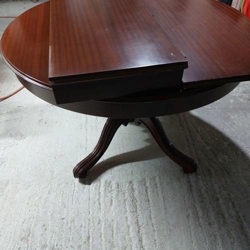 Round table used, mahogany wood, 1.20 m diameter with 2 extensions