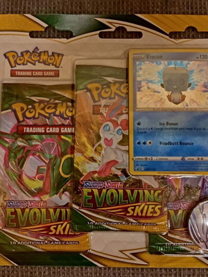 Pokemon Tcg Evolving Skies Eiscue 3-Pack Blister new