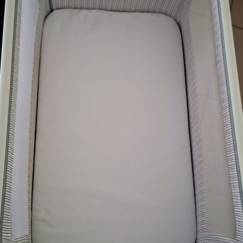 Kikka Boo Nanna baby cot like new with storage and mosquito net