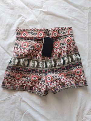 Zara printed shorts new, size XS