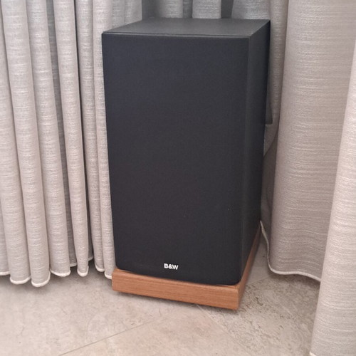 Sony sound system with B&W speakers like new