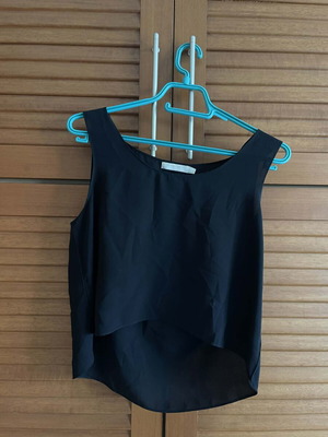 Vera & Lucy airy black top like new, black