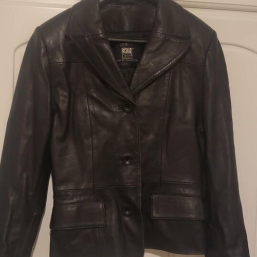 Women's leather jacket small size, like new, black with warm lining