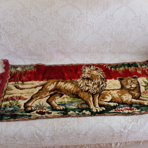 Vintage wall tapestry with lions