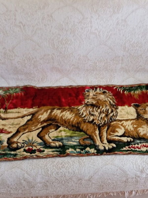 Vintage wall tapestry with lions