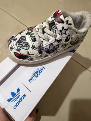 Adidas Jeremy Scott kids shoes used, size 25