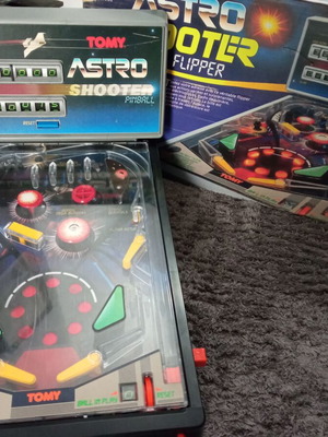 Ηλεκτρονικό επιτραπέζιο φλιπεράκι Tomy Astro Shooter μεταχειρισμένο, vintage