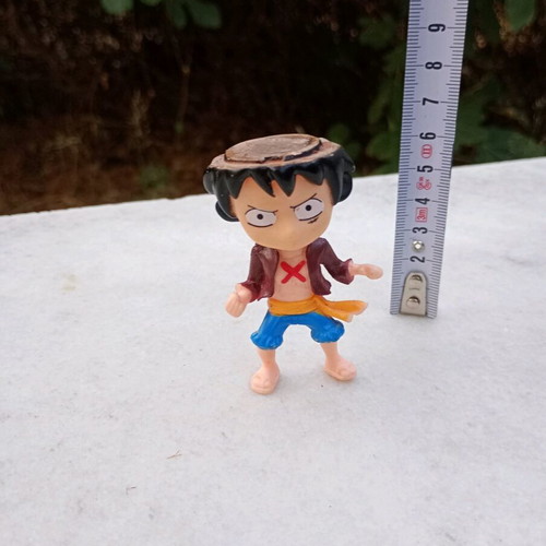 One Piece figure used, missing hat