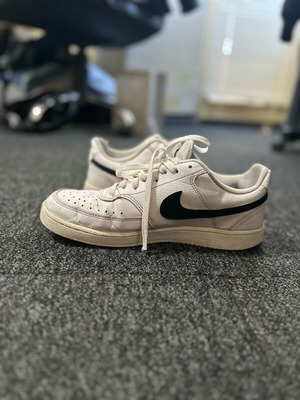 Nike white sneakers used, size 42