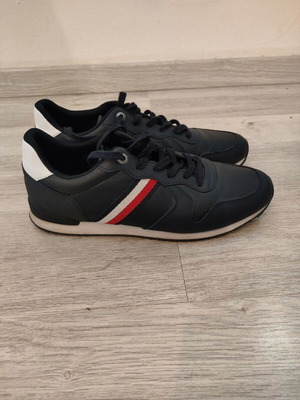 Tommy Hilfiger sneakers ανδρικά σαν καινούργια, μέγεθος 44, άσπρο και μπλε