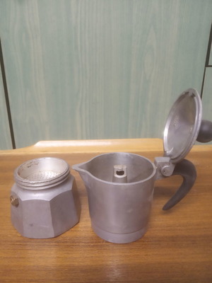 Εσπρεσιέρα γκαζιού μεταχειρισμένη, παλιό κομμάτι που λειτουργεί