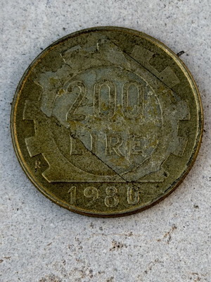 200 Lire coin from Italian Republic 1980