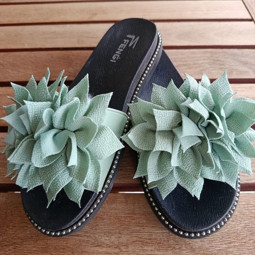 FENGI Women's Slides with Decorative Flower Size 38 New