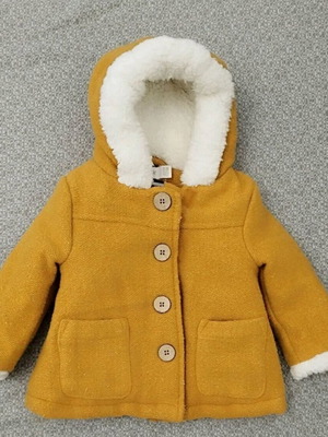 Baby coat 3M like new, mustard with fur lining