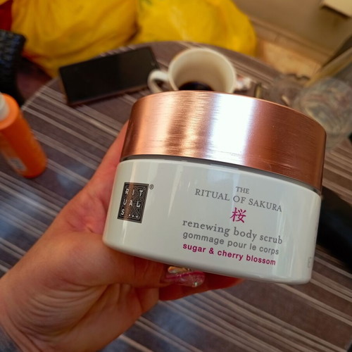 Rituals of Sakura Body Scrub new, sugar and cherry blossom 250 gr
