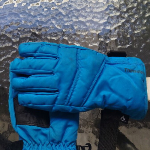 McKinley winter kids gloves, size 5, black and blue