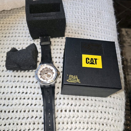 CAT wristwatch like new, steel and rubber strap