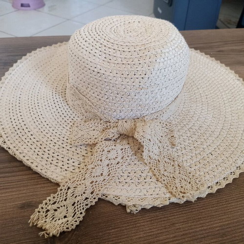 Straw hat like new, size 57
