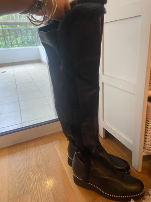 Over the knee leather boots like new, size 38, black
