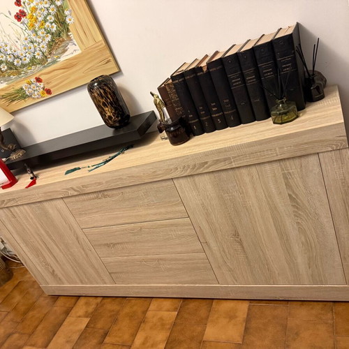 Modern Minimal Buffet like new with ample storage space