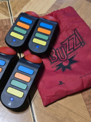 Buzz wireless controllers Sony PlayStation 3 used, set of 4