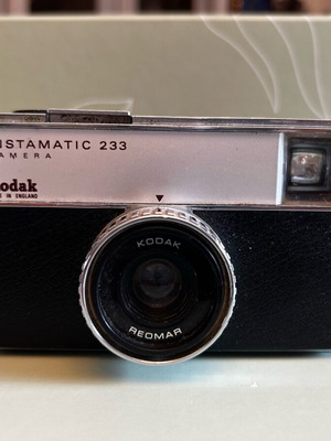 Kodak Instamatic 233 camera like new