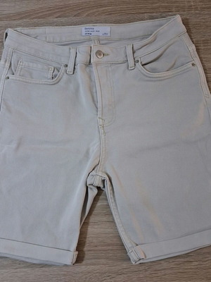 Bershka men's denim bermuda shorts cream like new