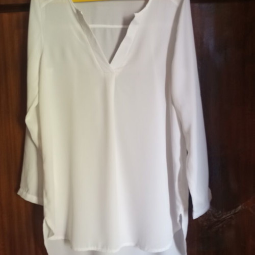 White airy long shirt with V neckline