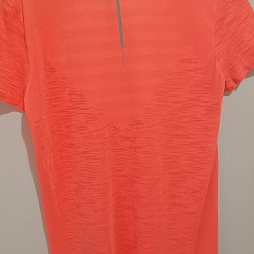 Decathlon sports shirt size L
