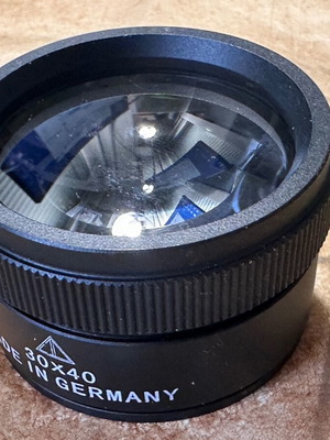 Table Magnifier 30x40 Like New