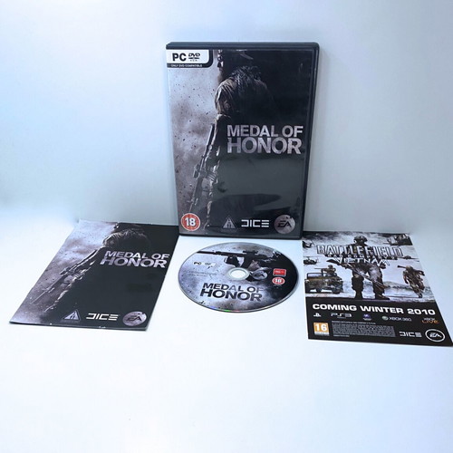 Medal of Honor PC game used, complete with manual and extras