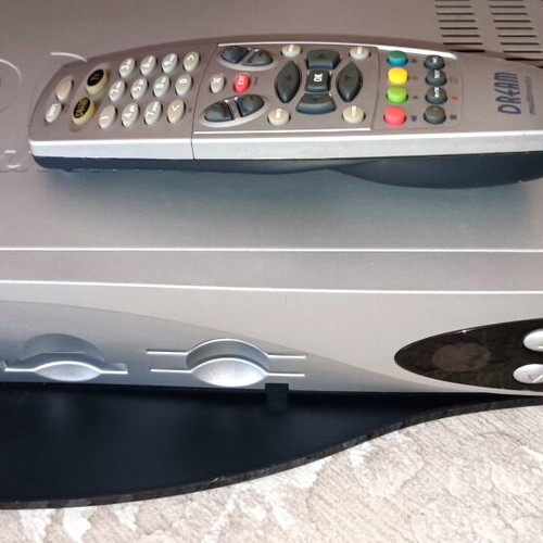 Dream Multimedia DM7000-S satellite receiver like new with remote and 250GB HDD