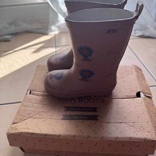 Fresk rain boots size 24 used, brown with lion prints