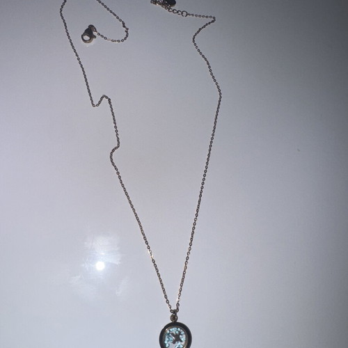 Loisir Pisces zodiac necklace in rose gold tone, like new