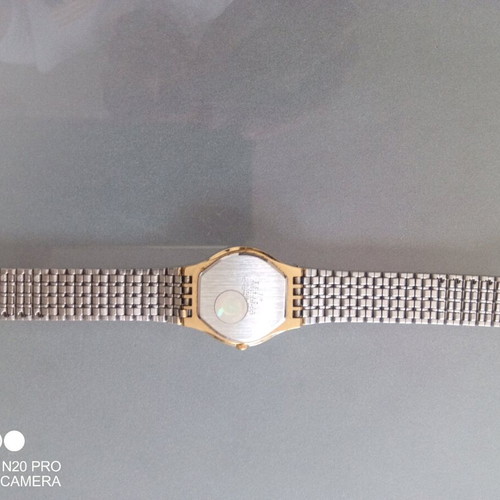 Citizen Qourtz wristwatch used, slim with gold bracelet and white dial