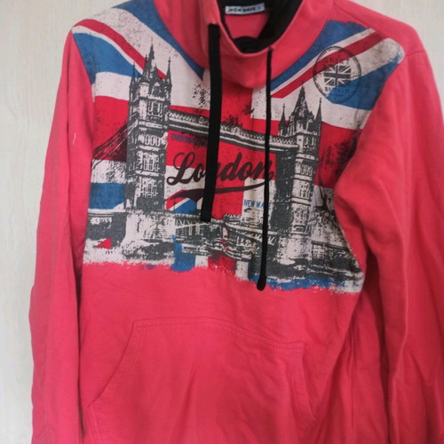 Pink women's sweatshirt with print slightly used