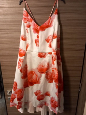 Luxe floral asymmetric dress new, Dorothy Perkins, size 50
