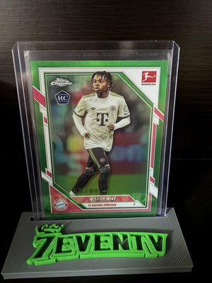 2025-26 Topps Chrome Bundesliga Wisdom Mike RC Green Refractor /99 card