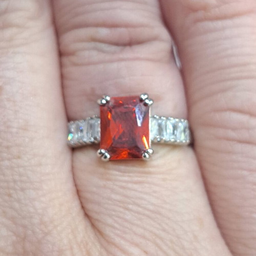 Pt 950 Silver Ring with Red Square Stone like new