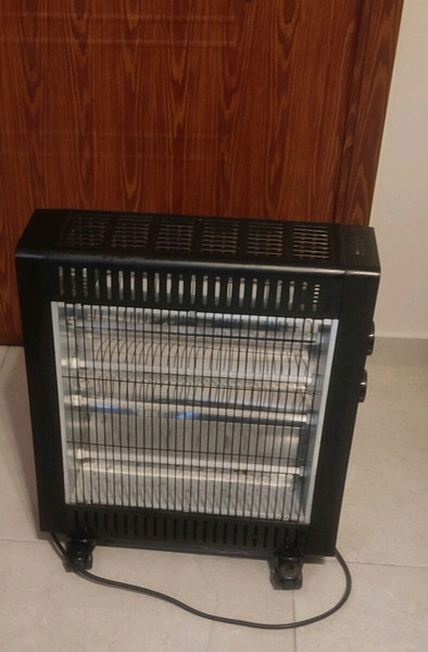 Σόμπα με λάμπες quartz 2200w