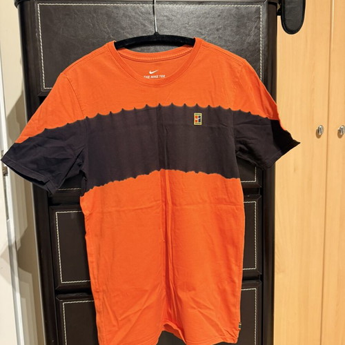 Nike men's T-shirt size S, excellent condition, blue and orange