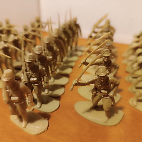Plastic Japanese Military Figures 1/32 Scale like new, set of 59